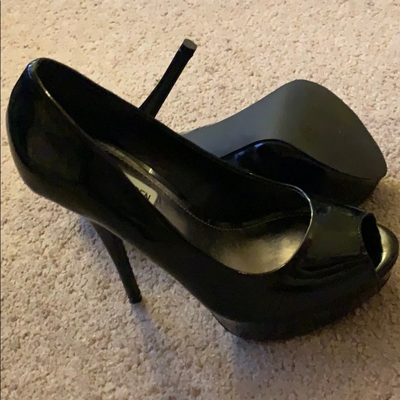 Heels - Picture 3 of 5
